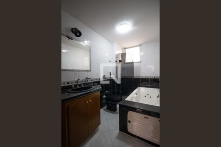 Apartamento à venda com 120m², 3 quartos e 2 vagasBanheiro da Suíte