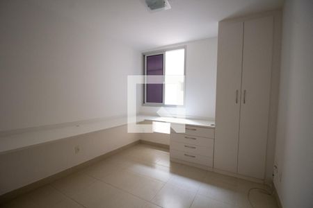 Apartamento à venda com 120m², 3 quartos e 2 vagasBanheiro do Quarto 2