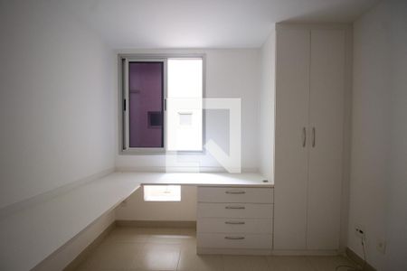 Apartamento à venda com 120m², 3 quartos e 2 vagasQuarto 2