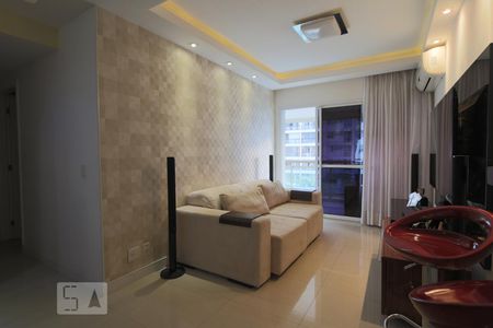 Sala de apartamento para alugar com 2 quartos, 75m² em Jacarepaguá, Rio de Janeiro