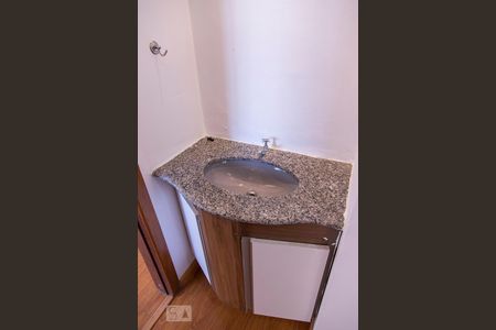 Apartamento à venda com 80m², 2 quartos e 2 vagas Apartamento à venda com 80m², 2 quartos e 2 vagasLavabo no Corredor