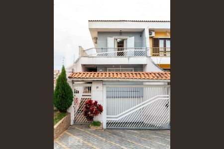 Casa à venda com 350m², 4 quartos e 5 vagas Casa à venda com 350m², 4 quartos e 5 vagasFachada