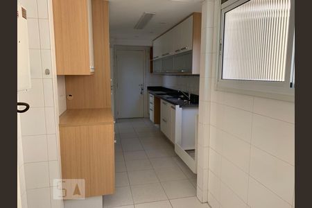 Apartamento à venda com 300m², 4 quartos e 3 vagas Apartamento à venda com 300m², 4 quartos e 3 vagasCozinha