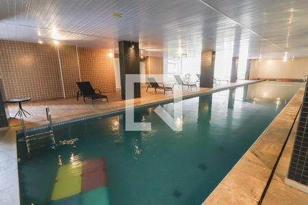 Apartamento à venda com 128m², 3 quartos e 2 vagas Apartamento à venda com 128m², 3 quartos e 2 vagasÁrea comum - Piscina Aquecida
