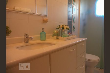 Apartamento à venda com 115m², 3 quartos e 2 vagas Apartamento à venda com 115m², 3 quartos e 2 vagasBanheiro