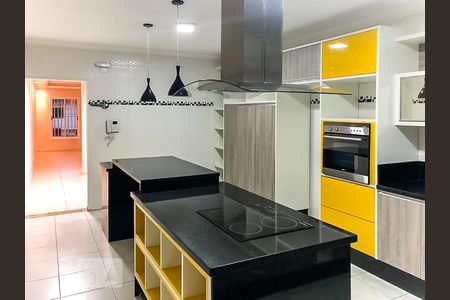 Casa à venda com 135m², 3 quartos e 2 vagas Casa à venda com 135m², 3 quartos e 2 vagasCozinha