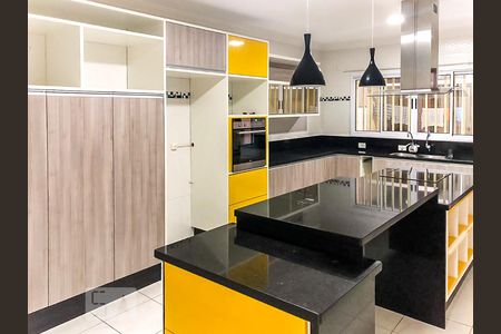 Casa à venda com 135m², 3 quartos e 2 vagas Casa à venda com 135m², 3 quartos e 2 vagasCozinha