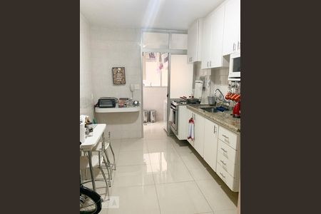 Apartamento à venda com 101m², 3 quartos e 2 vagas Apartamento à venda com 101m², 3 quartos e 2 vagasCozinha