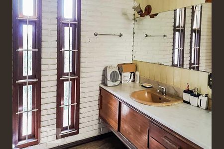 Casa de condomínio para alugar com 220m², 3 quartos e 2 vagasBanheiro