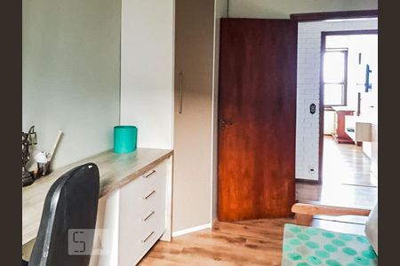 Casa de condomínio para alugar com 220m², 3 quartos e 2 vagasDormitório