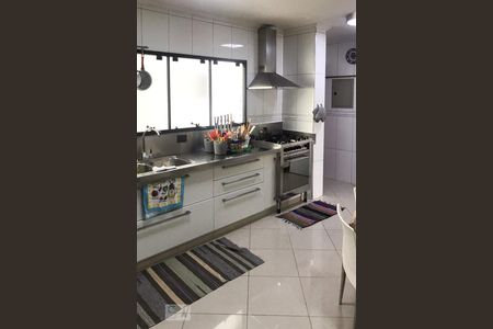 Apartamento à venda com 210m², 4 quartos e 4 vagasCozinha
