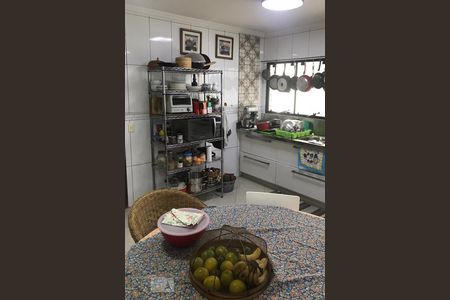 Apartamento à venda com 210m², 4 quartos e 4 vagasCozinha