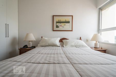 Apartamento à venda com 240m², 3 quartos e 2 vagasSuíte 