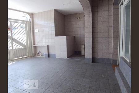 Casa à venda com 250m², 2 quartos e 2 vagas Casa à venda com 250m², 2 quartos e 2 vagasGaragem