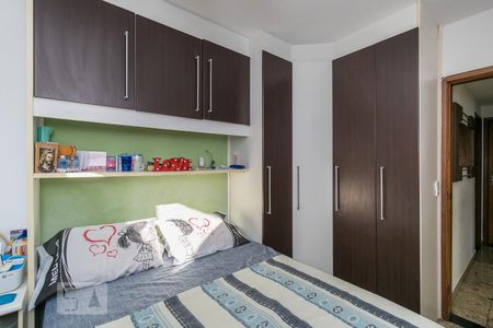 Apartamento à venda com 60m², 2 quartos e sem vagaSuíte - Armário