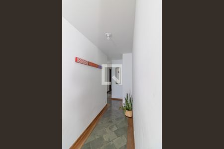 Apartamento à venda com 205m², 4 quartos e 2 vagas Apartamento à venda com 205m², 4 quartos e 2 vagasCorredor