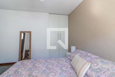 Apartamento à venda com 205m², 4 quartos e 2 vagas Apartamento à venda com 205m², 4 quartos e 2 vagasSuíte