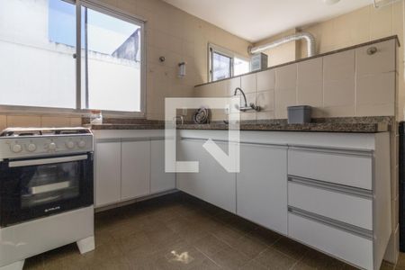 Apartamento à venda com 205m², 4 quartos e 2 vagas Apartamento à venda com 205m², 4 quartos e 2 vagasCozinha