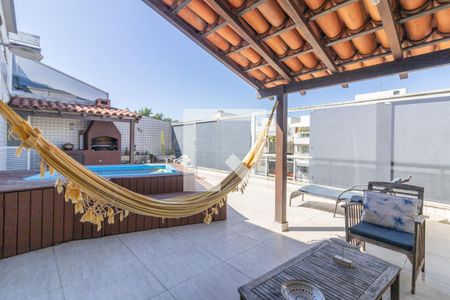 Apartamento à venda com 205m², 4 quartos e 2 vagas Apartamento à venda com 205m², 4 quartos e 2 vagasCobertura