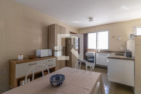 Apartamento à venda com 205m², 4 quartos e 2 vagas Apartamento à venda com 205m², 4 quartos e 2 vagasCozinha
