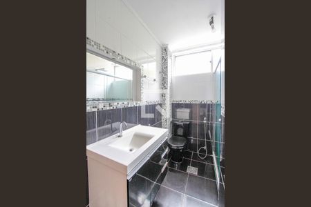 Casa de condomínio à venda com 486m², 5 quartos e 2 vagas Casa de condomínio à venda com 486m², 5 quartos e 2 vagasBanheiro 1