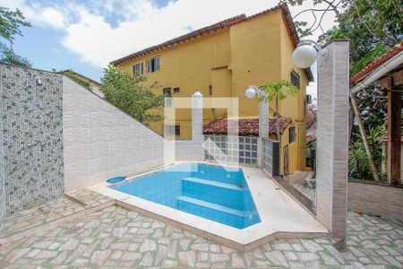 Casa de condomínio à venda com 486m², 5 quartos e 2 vagas Casa de condomínio à venda com 486m², 5 quartos e 2 vagasPiscina