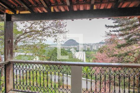 Casa de condomínio à venda com 486m², 5 quartos e 2 vagas Casa de condomínio à venda com 486m², 5 quartos e 2 vagasVaranda da Sala