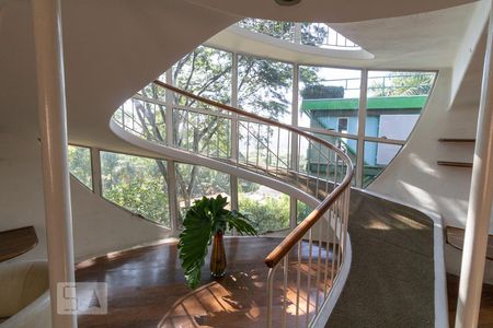 Sala de casa para alugar com 3 quartos, 400m² em Jardim Everest, São Paulo