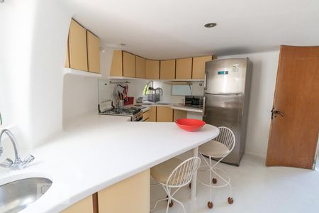 Casa à venda com 400m², 3 quartos e 4 vagas Casa à venda com 400m², 3 quartos e 4 vagasCozinha