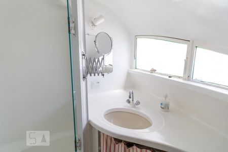 Casa à venda com 400m², 3 quartos e 4 vagas Casa à venda com 400m², 3 quartos e 4 vagasBanheiro da Suíte 1