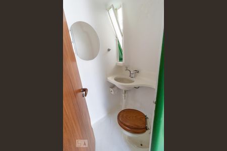 Casa à venda com 400m², 3 quartos e 4 vagas Casa à venda com 400m², 3 quartos e 4 vagasLavabo