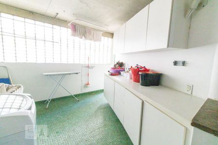 Casa à venda com 400m², 3 quartos e 4 vagas Casa à venda com 400m², 3 quartos e 4 vagasÁrea de Serviço