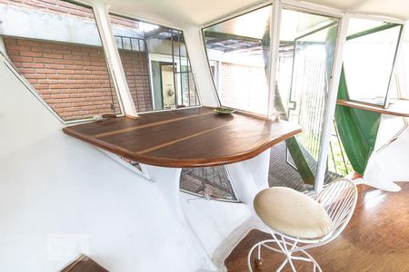 Detalhe Sala de casa para alugar com 3 quartos, 400m² em Jardim Everest, São Paulo