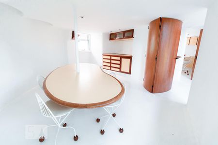 Casa à venda com 400m², 3 quartos e 4 vagas Casa à venda com 400m², 3 quartos e 4 vagasSala de Jantar