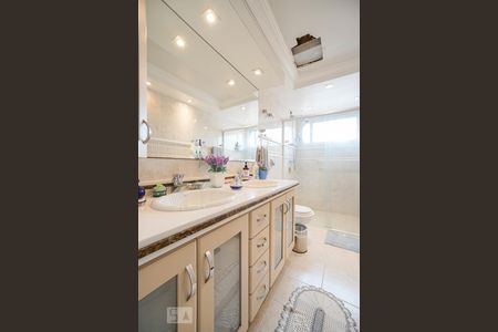 Apartamento à venda com 160m², 4 quartos e 3 vagas Apartamento à venda com 160m², 4 quartos e 3 vagasBanheiro suíte 04