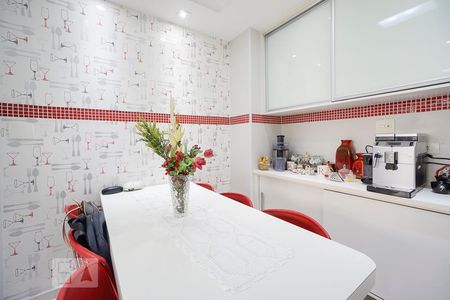 Apartamento à venda com 160m², 4 quartos e 3 vagas Apartamento à venda com 160m², 4 quartos e 3 vagasCozinha
