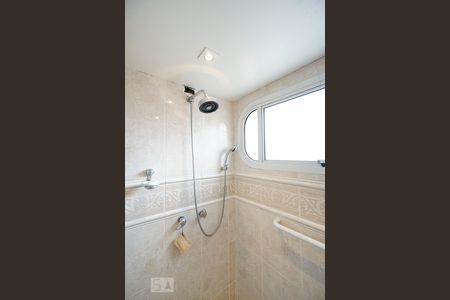 Apartamento à venda com 160m², 4 quartos e 3 vagas Apartamento à venda com 160m², 4 quartos e 3 vagasDetalhe banheiro suíte 04