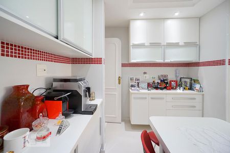 Apartamento à venda com 160m², 4 quartos e 3 vagas Apartamento à venda com 160m², 4 quartos e 3 vagasCozinha