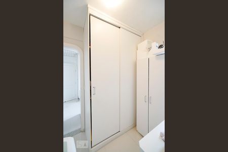 Apartamento à venda com 160m², 4 quartos e 3 vagas Apartamento à venda com 160m², 4 quartos e 3 vagasQuarto de serviço