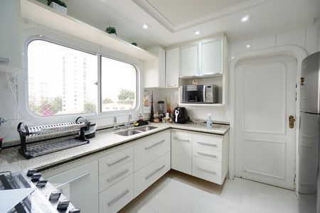 Apartamento à venda com 160m², 4 quartos e 3 vagas Apartamento à venda com 160m², 4 quartos e 3 vagasCozinha