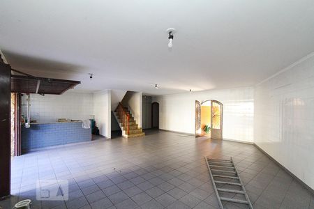 Casa à venda com 230m², 4 quartos e 4 vagas Casa à venda com 230m², 4 quartos e 4 vagasGaragem