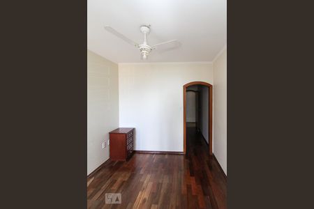 Casa à venda com 230m², 4 quartos e 4 vagas Casa à venda com 230m², 4 quartos e 4 vagasSuite