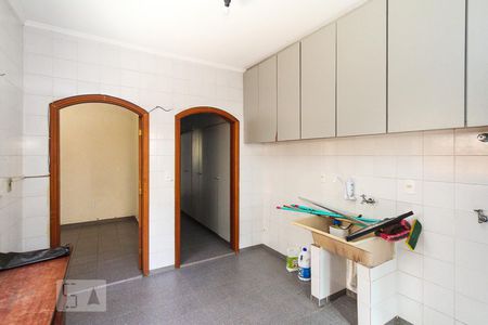 Casa à venda com 230m², 4 quartos e 4 vagas Casa à venda com 230m², 4 quartos e 4 vagasÁrea de Serviço