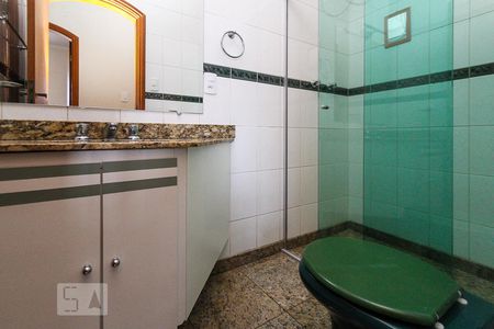 Casa à venda com 230m², 4 quartos e 4 vagas Casa à venda com 230m², 4 quartos e 4 vagasBanheiro Social