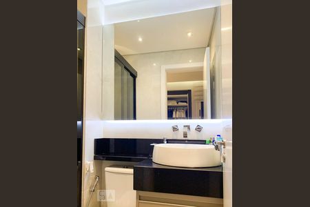 Apartamento à venda com 80m², 3 quartos e 1 vaga Apartamento à venda com 80m², 3 quartos e 1 vagaBanheiro Suíte