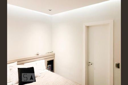 Apartamento à venda com 80m², 3 quartos e 1 vaga Apartamento à venda com 80m², 3 quartos e 1 vagaSuíte