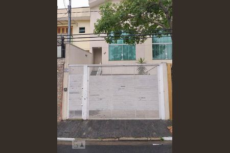 Casa à venda com 160m², 3 quartos e 4 vagas Casa à venda com 160m², 3 quartos e 4 vagasFachada da Casa