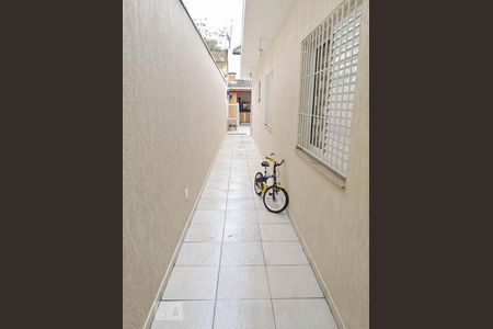 Casa à venda com 160m², 3 quartos e 4 vagas Casa à venda com 160m², 3 quartos e 4 vagasQuintal lateral