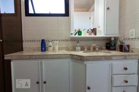 Banheiro Suite 1 de apartamento para alugar com 4 quartos, 117m² em Indianópolis, São Paulo