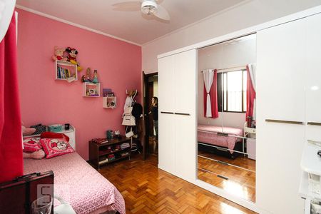 Casa à venda com 450m², 3 quartos e 3 vagas Casa à venda com 450m², 3 quartos e 3 vagasQuarto 02